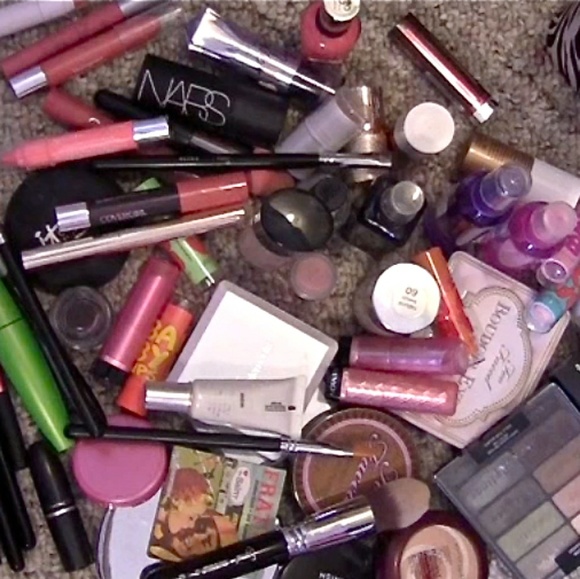 10 piece NEW HIGH END MAKEUP MYSTERY - Picture 2 of 3